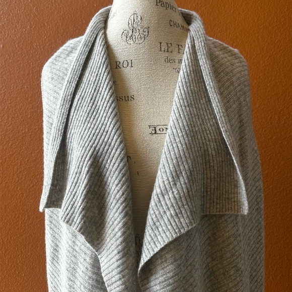 Knyt & Lynk Light Gray Tweed Cashmere Waterfall Front Sweater Vest Small EUC! - Picture 2 of 4